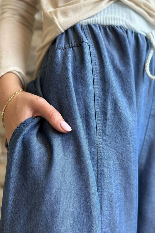 Washed Chambray Balloon Barrel Jean Dark